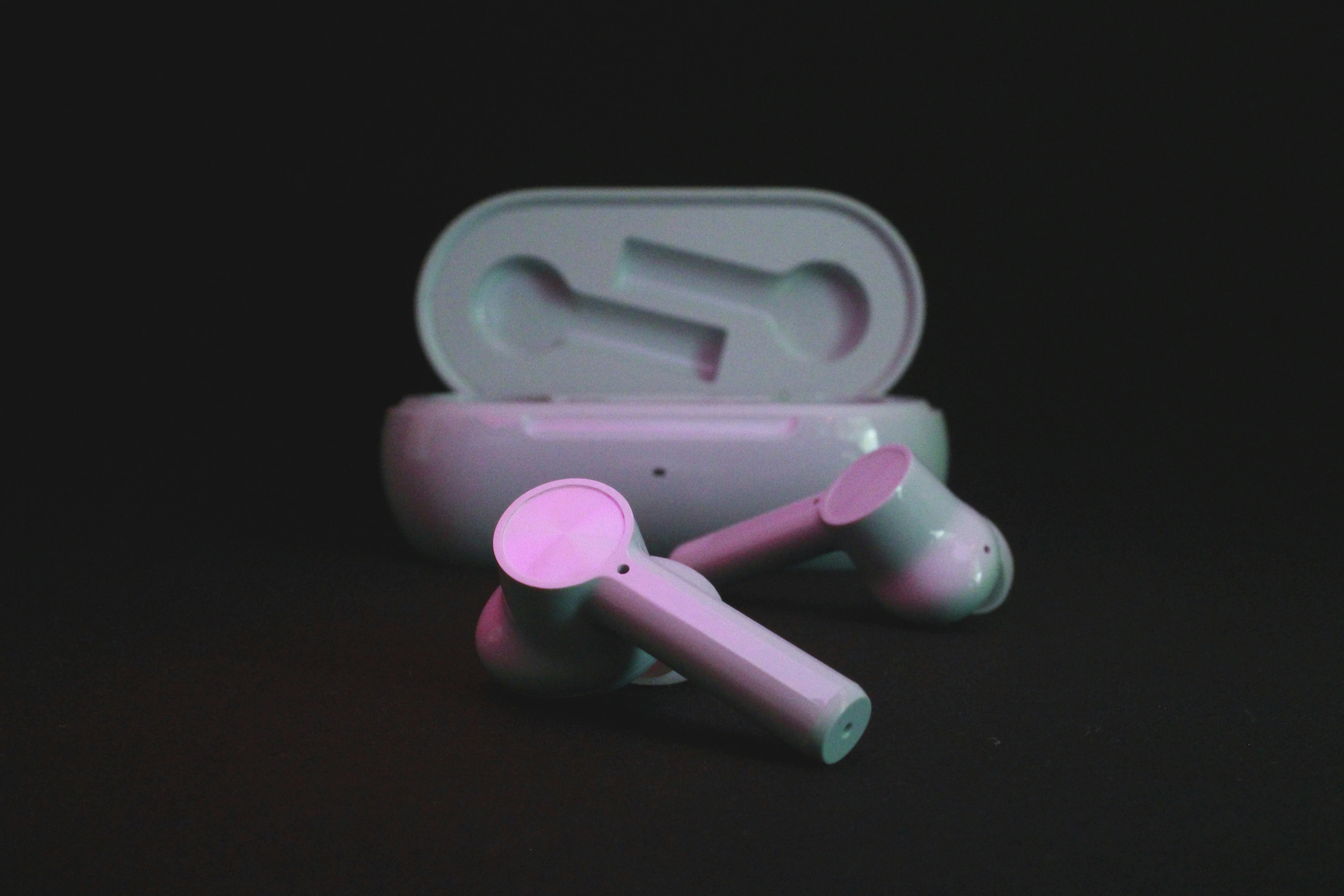 Best wireless earbuds in India 2026 — earbuds and charging case.