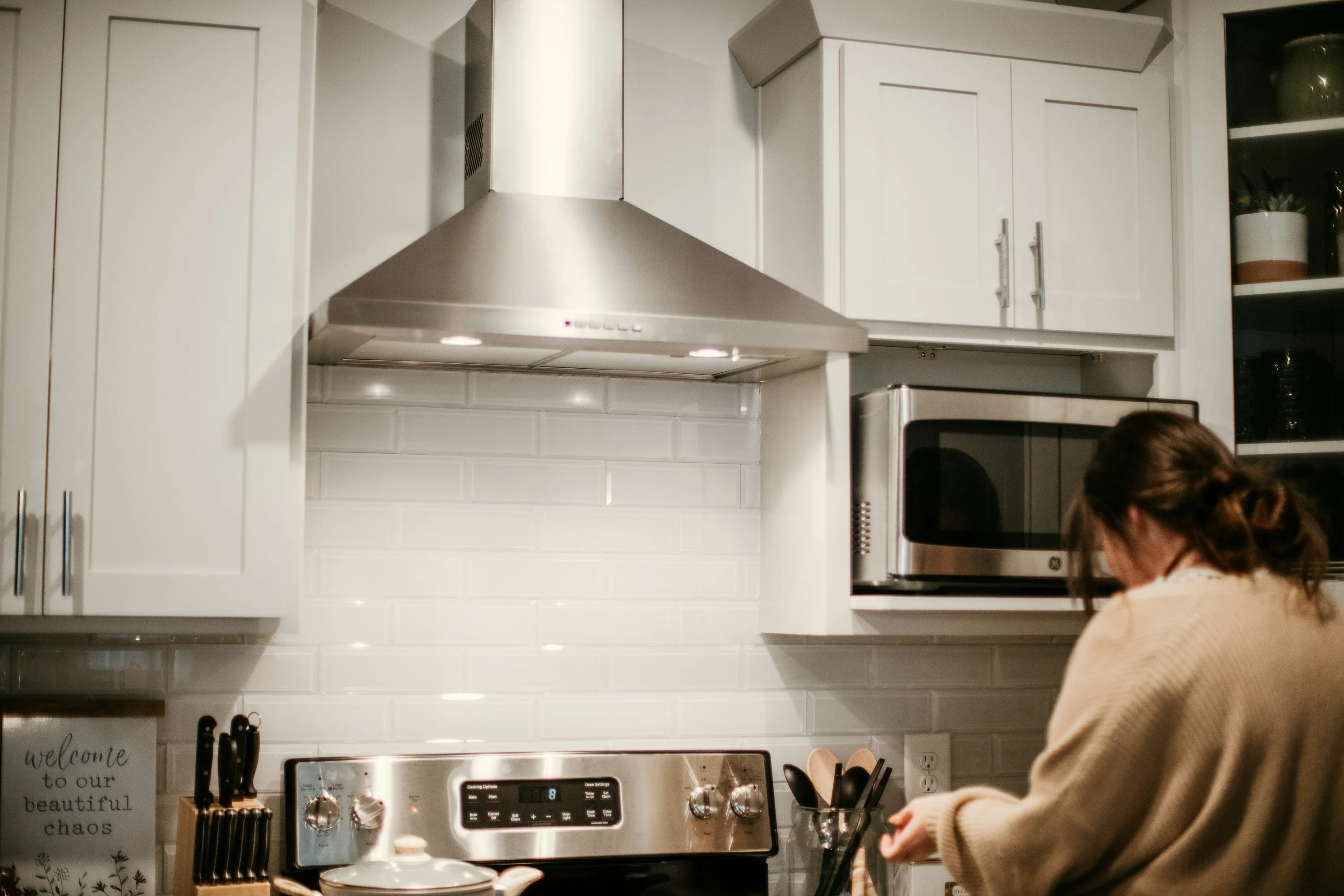 Best kitchen chimneys in India 2026 — Faber, Elica and Beyond Appliances compared for suction and auto clean